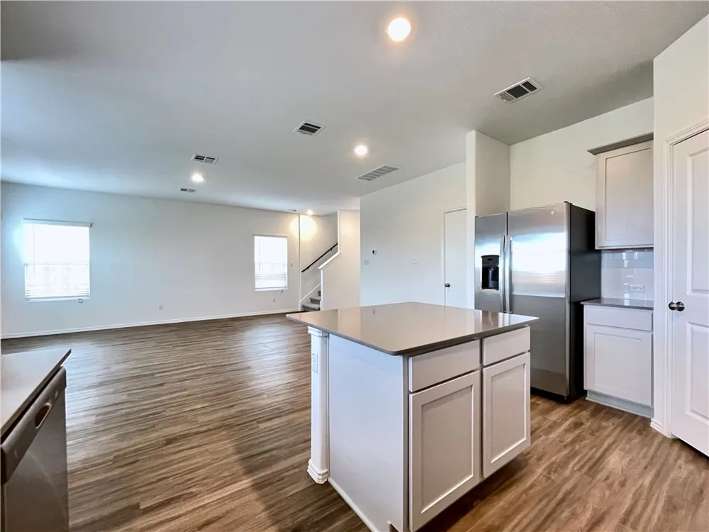 118 Canley Loop Hutto, TX 78634