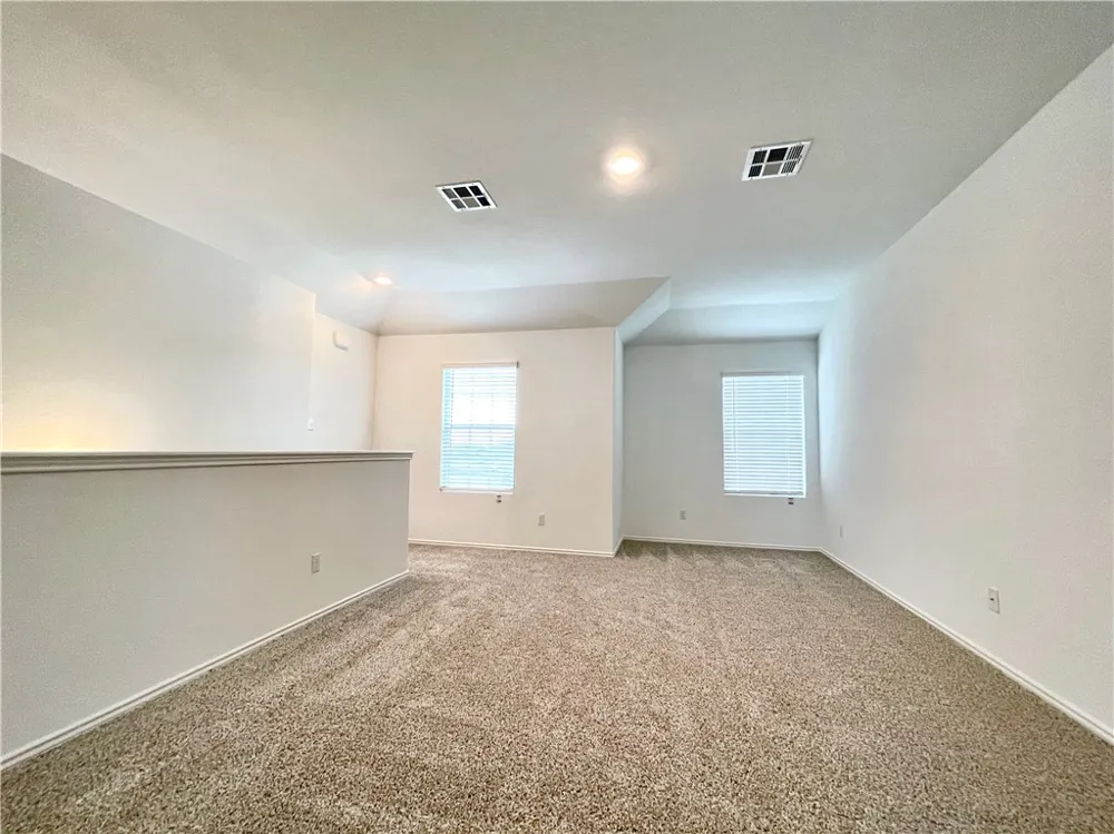 118 Canley Loop Hutto, TX 78634