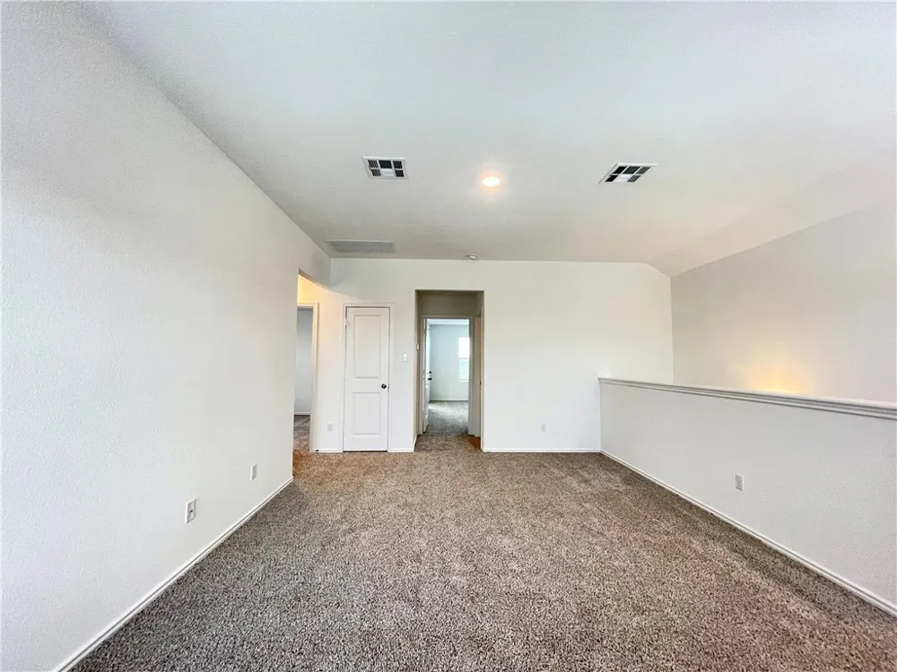 118 Canley Loop Hutto, TX 78634