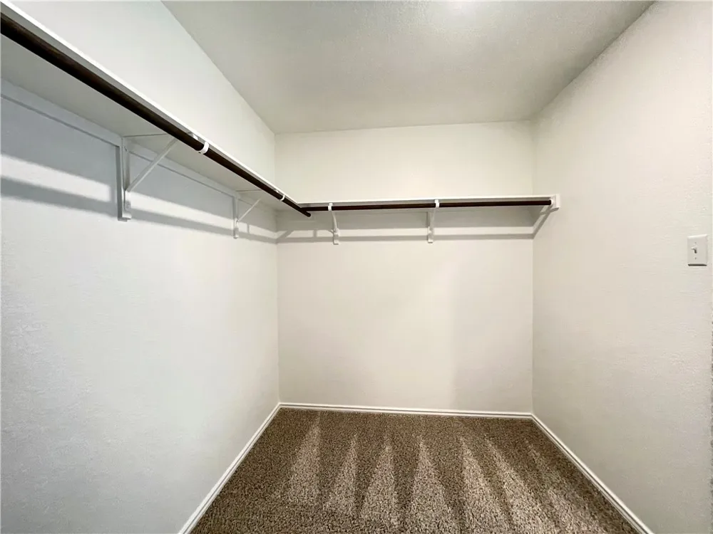 118 Canley Loop Hutto, TX 78634