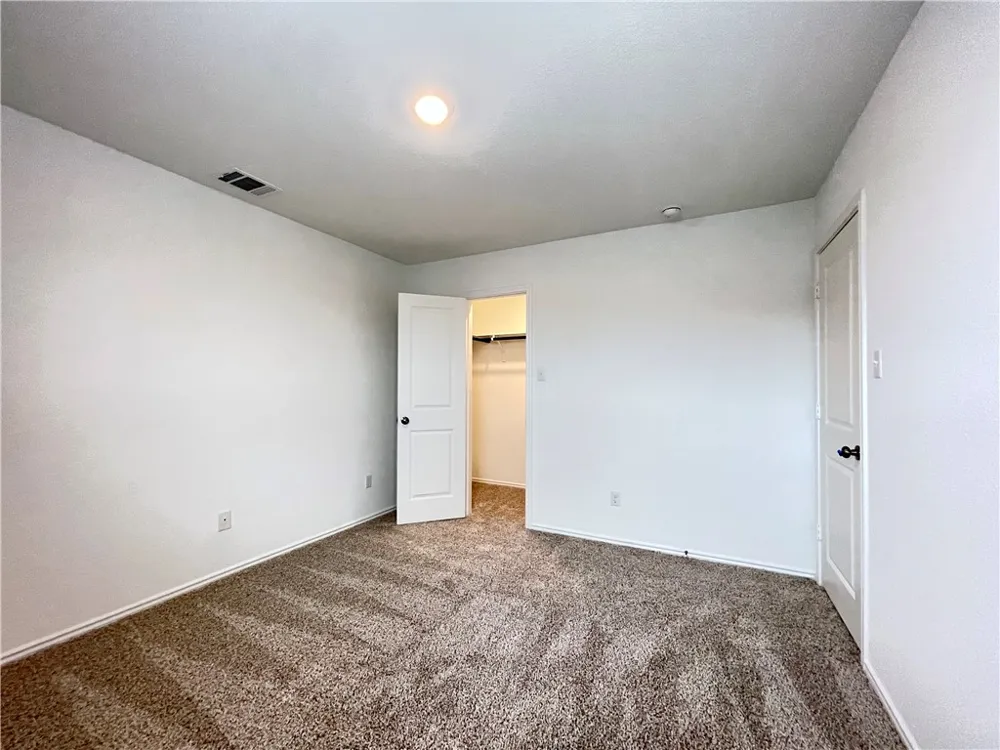 118 Canley Loop Hutto, TX 78634