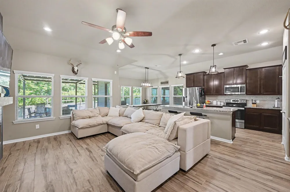 13258 Ridgeview Willis, TX 77318