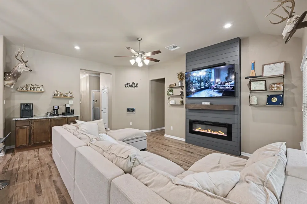 13258 Ridgeview Willis, TX 77318