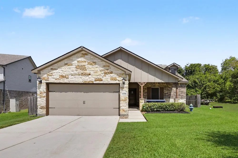 13258 Ridgeview Willis, TX 77318