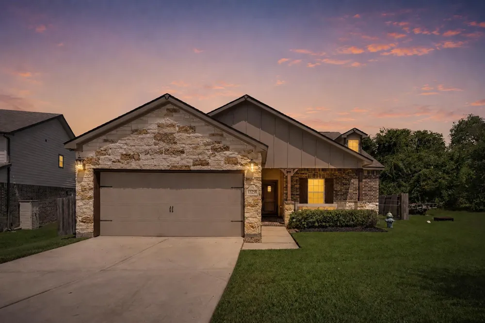 13258 Ridgeview Willis, TX 77318
