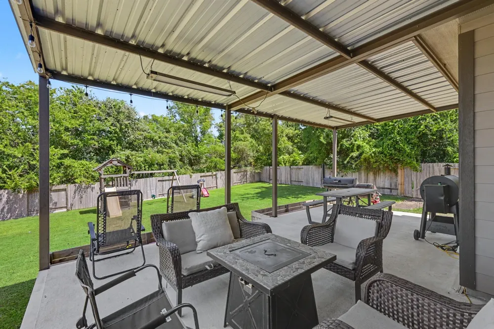 13258 Ridgeview Willis, TX 77318