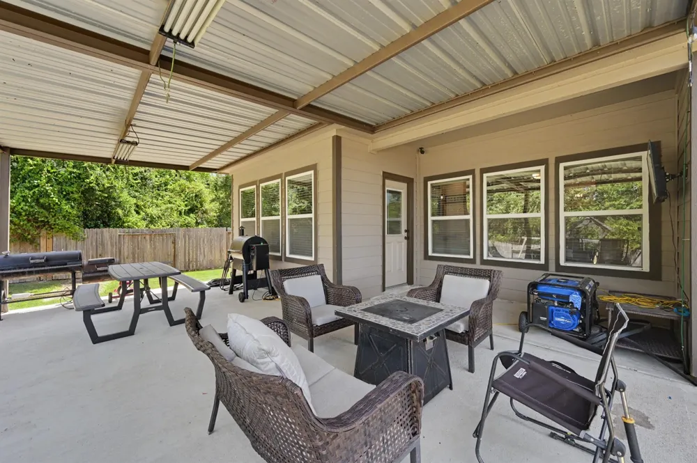 13258 Ridgeview Willis, TX 77318