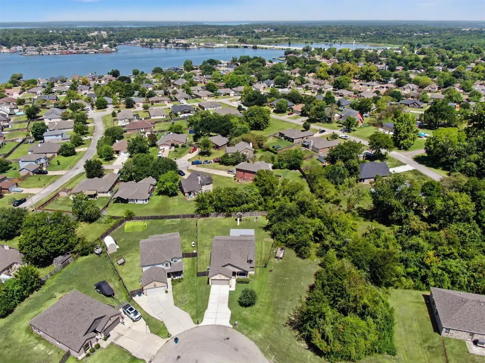 13258 Ridgeview Willis, TX 77318