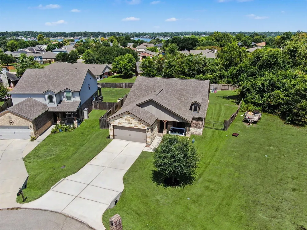 13258 Ridgeview Willis, TX 77318