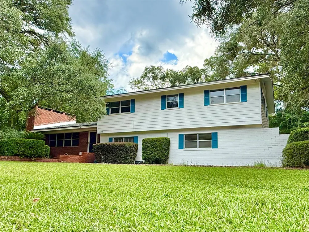 2238 NW 16TH AVENUE Gainesville, FL 32605