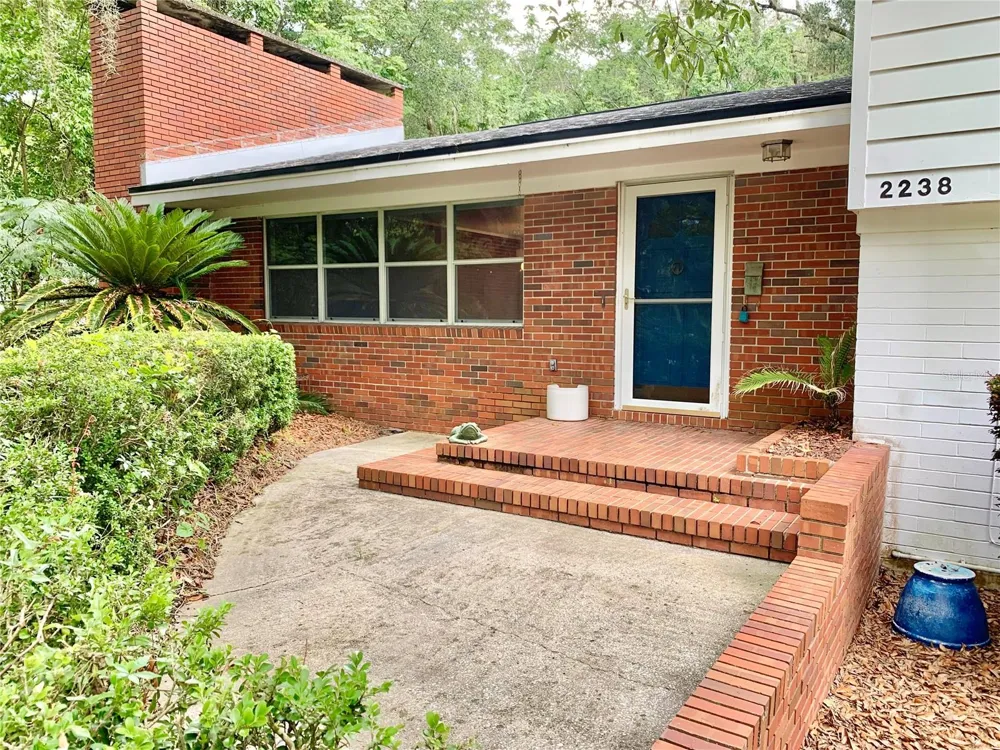 2238 NW 16TH AVENUE Gainesville, FL 32605