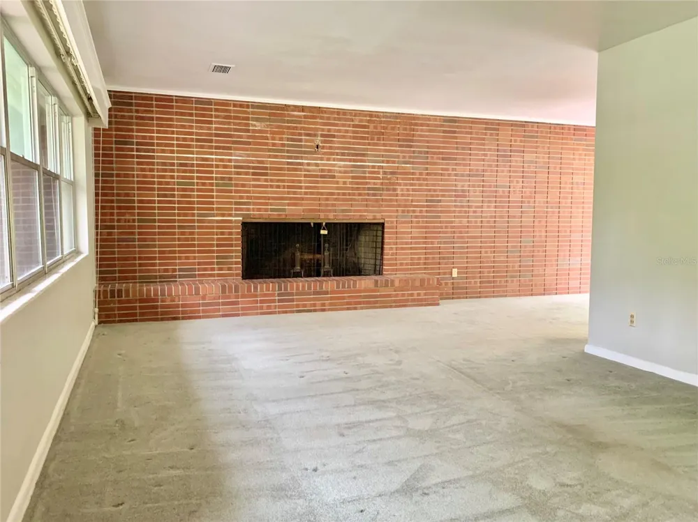 2238 NW 16TH AVENUE Gainesville, FL 32605
