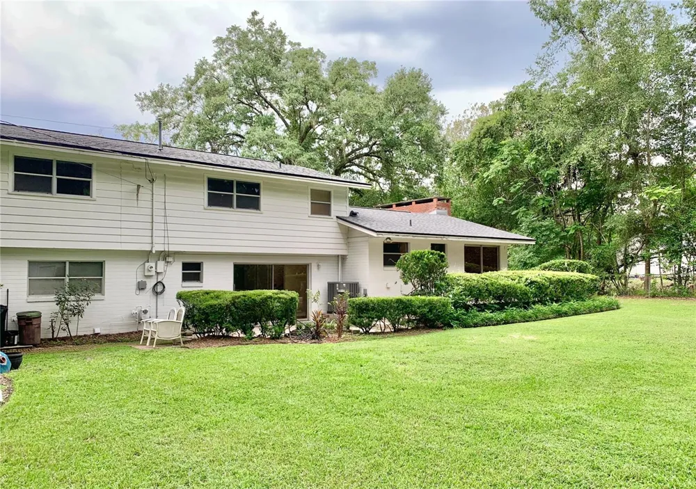 2238 NW 16TH AVENUE Gainesville, FL 32605