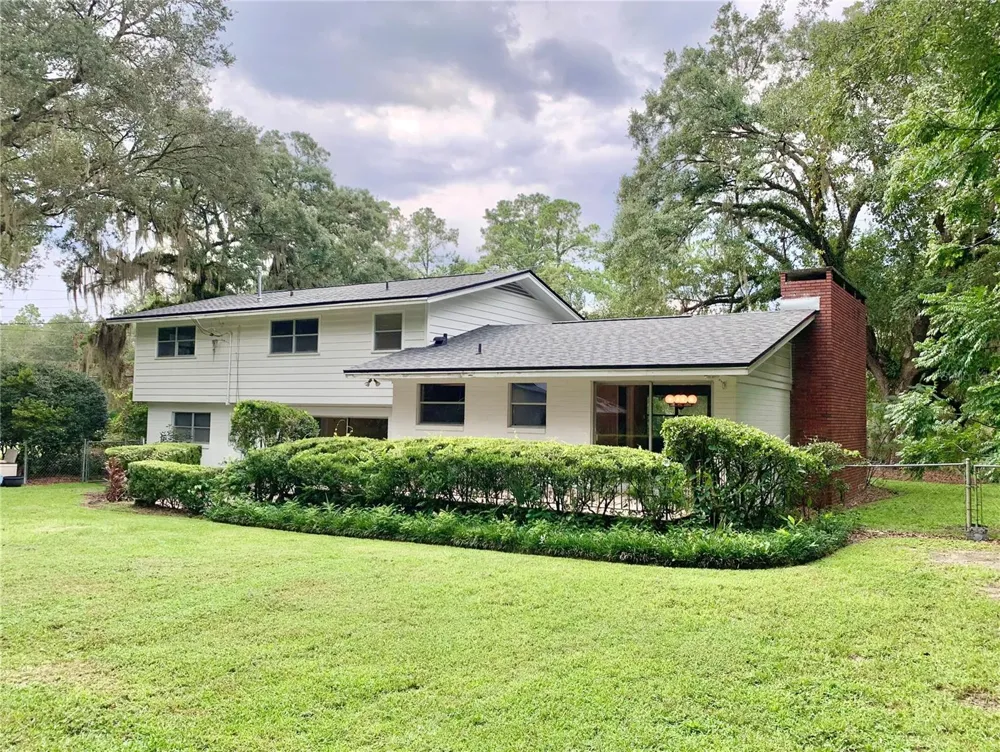 2238 NW 16TH AVENUE Gainesville, FL 32605