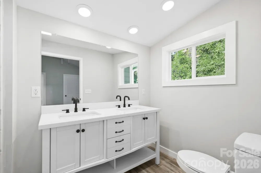 240 E Court Street Rutherfordton, NC 28139