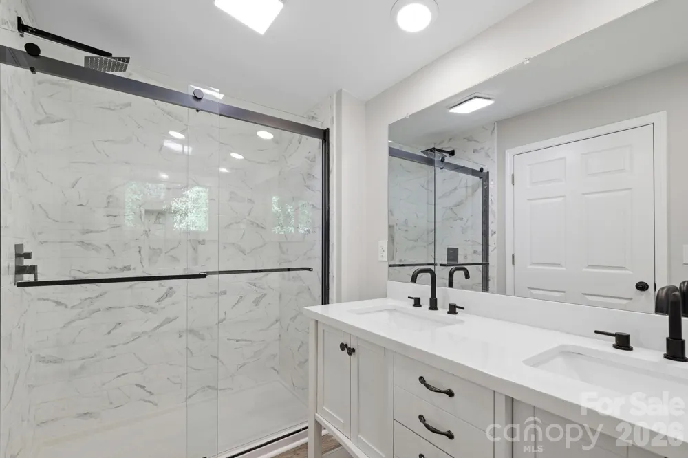 240 E Court Street Rutherfordton, NC 28139