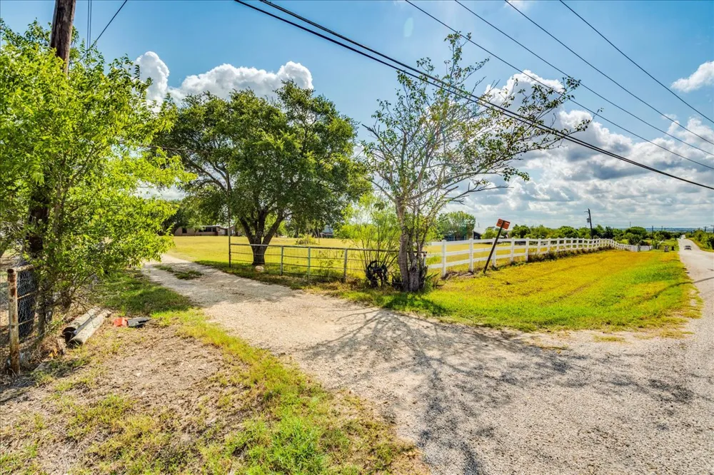 2411 Rohde Road Kyle, TX 78640