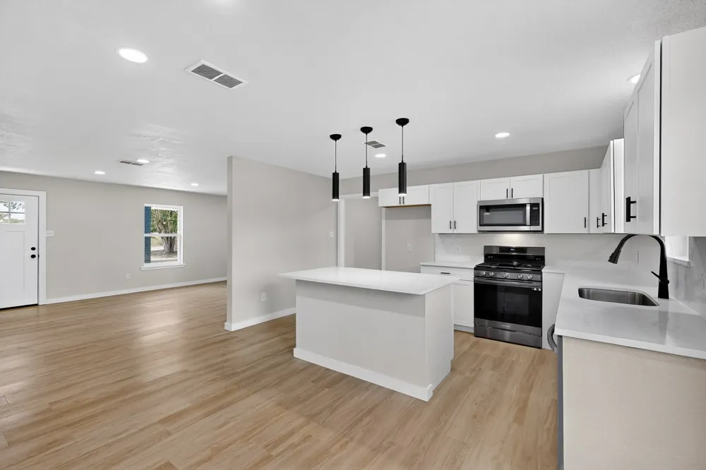 208 Ponderosa Lane Burleson, TX 76028
