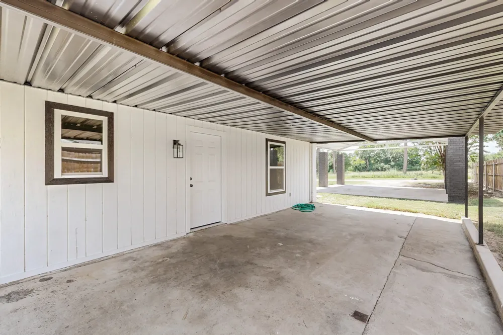 208 Ponderosa Lane Burleson, TX 76028