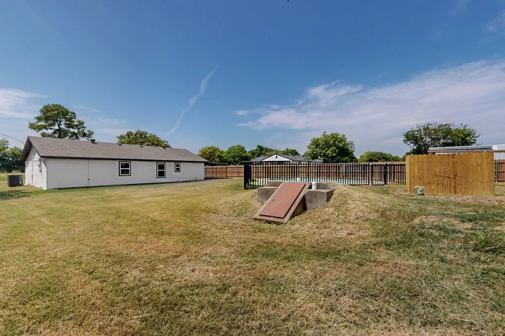 208 Ponderosa Lane Burleson, TX 76028