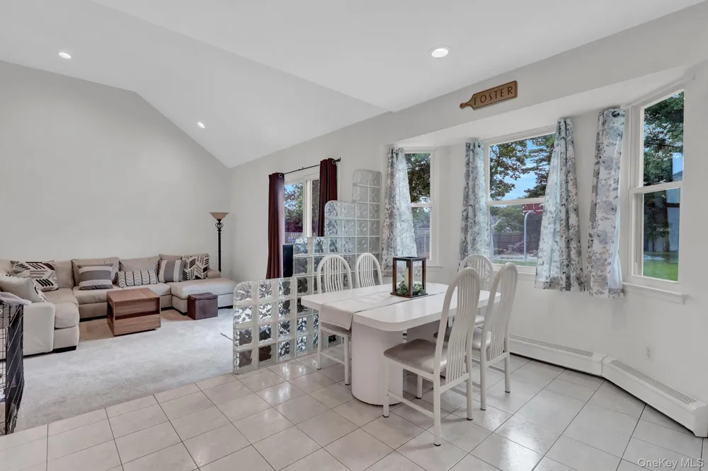 106 Paul Drive Holbrook, NY 11741