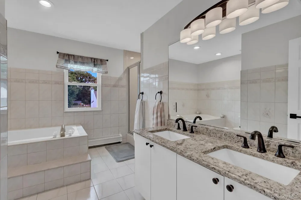 106 Paul Drive Holbrook, NY 11741