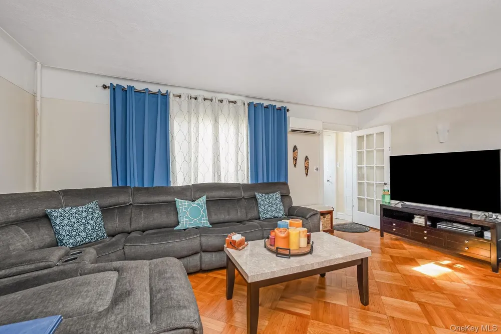 200-06 115th Avenue Saint Albans, NY 11412