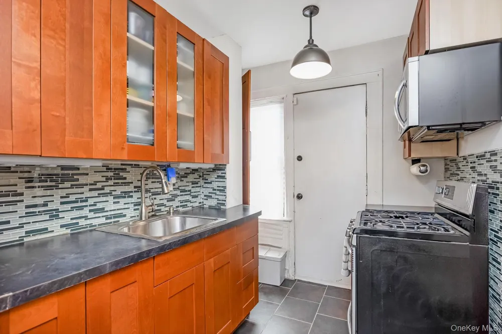 200-06 115th Avenue Saint Albans, NY 11412