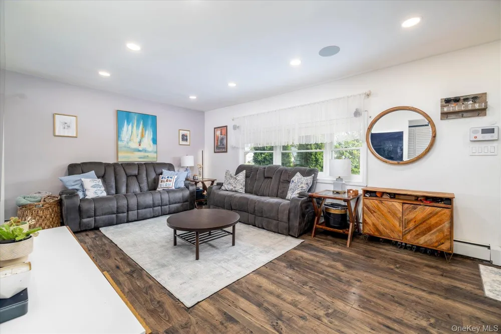 138 Southberry Lane Levittown, NY 11756
