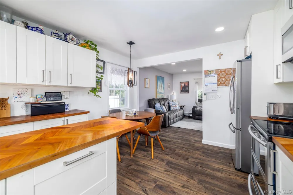 138 Southberry Lane Levittown, NY 11756