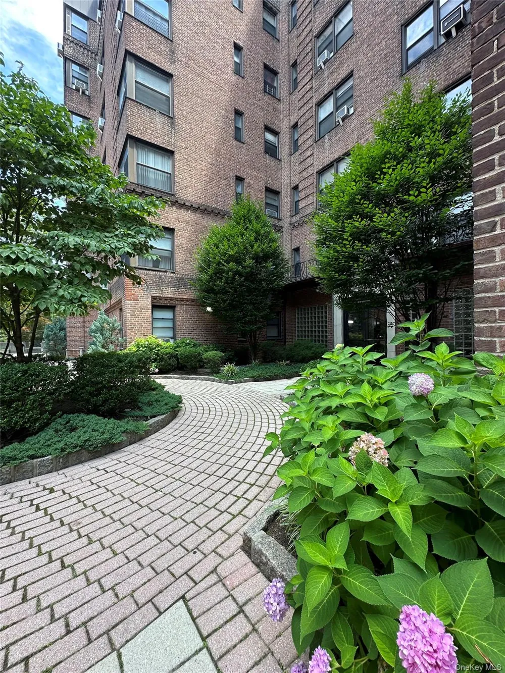 101 Ellwood Avenue #1E Mount Vernon, NY 10552