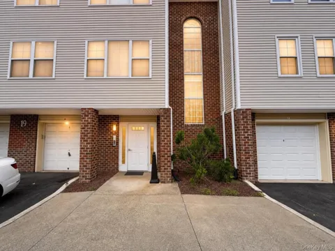 32 Deer Ct Drive