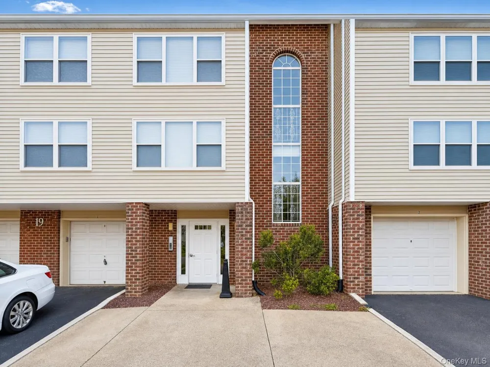 32 Deer Ct Drive Middletown, NY 10940
