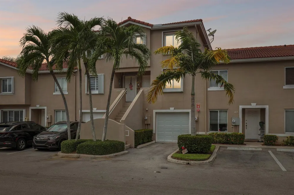 167 RIVIERA CIRCLE Weston, FL 33326