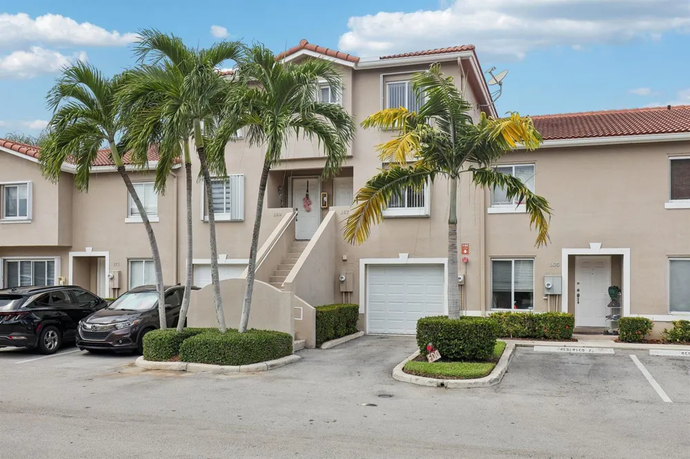 167 RIVIERA CIRCLE Weston, FL 33326