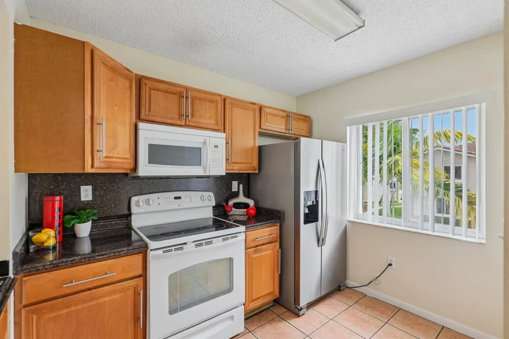 167 RIVIERA CIRCLE Weston, FL 33326