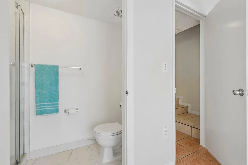 167 RIVIERA CIRCLE Weston, FL 33326