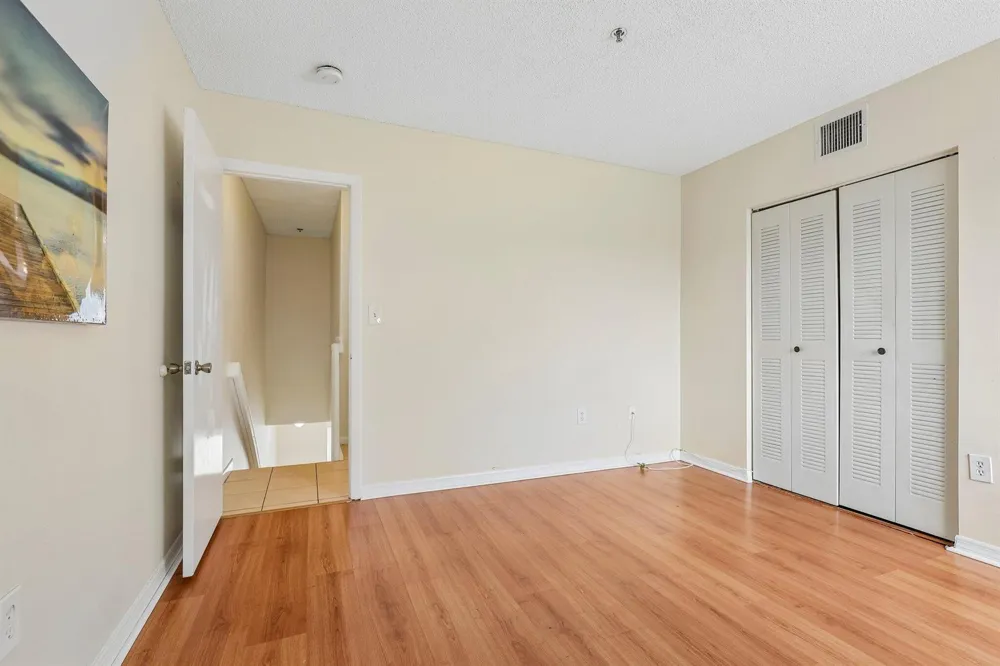 167 RIVIERA CIRCLE Weston, FL 33326