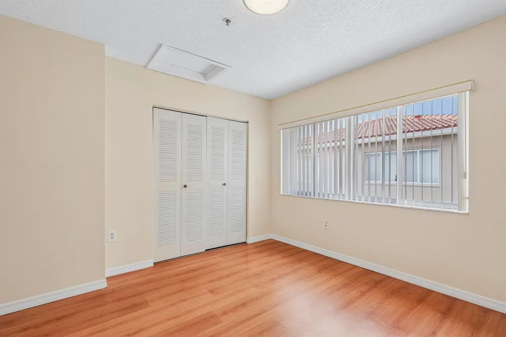 167 RIVIERA CIRCLE Weston, FL 33326