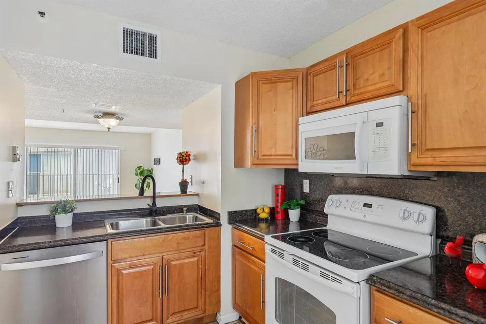 167 RIVIERA CIRCLE Weston, FL 33326