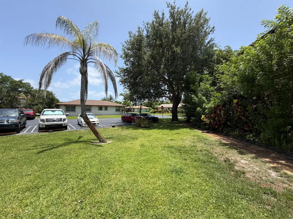2623 SE 5TH CIRCLE Boynton Beach, FL 33435