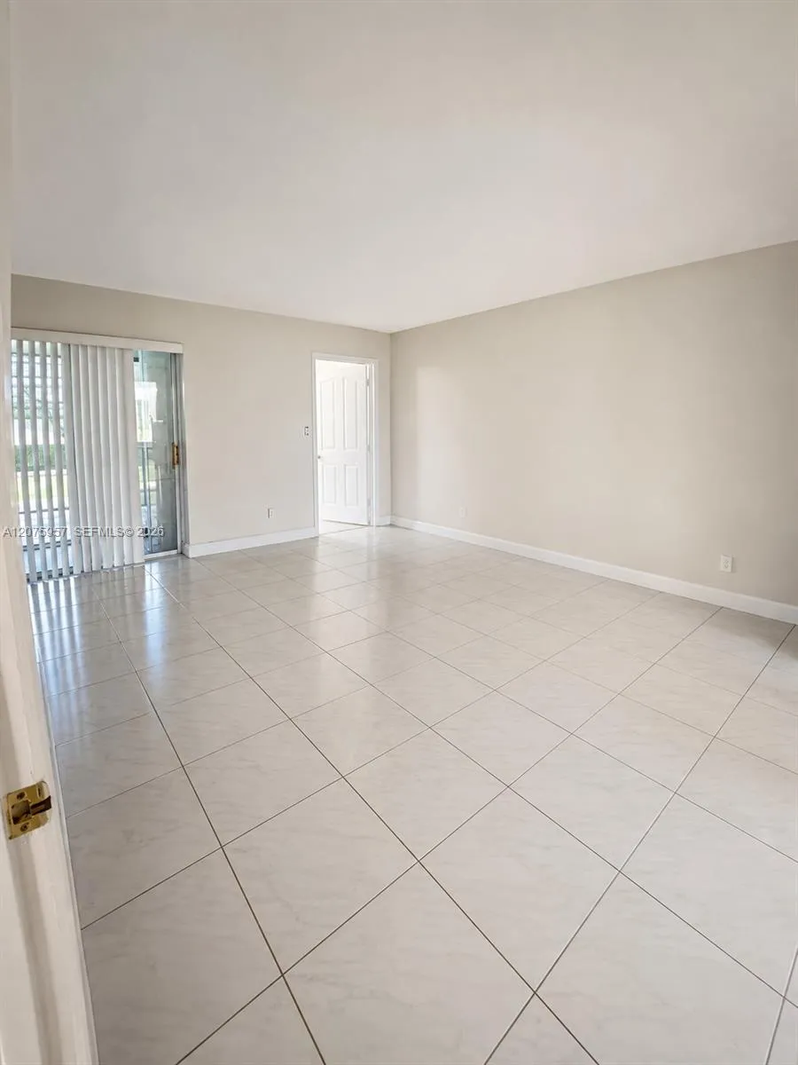 3591 Inverrary Dr #104 Lauderhill, FL 33319