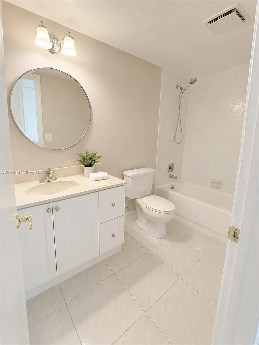 3591 Inverrary Dr #104 Lauderhill, FL 33319