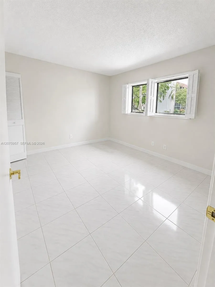 3591 Inverrary Dr #104 Lauderhill, FL 33319