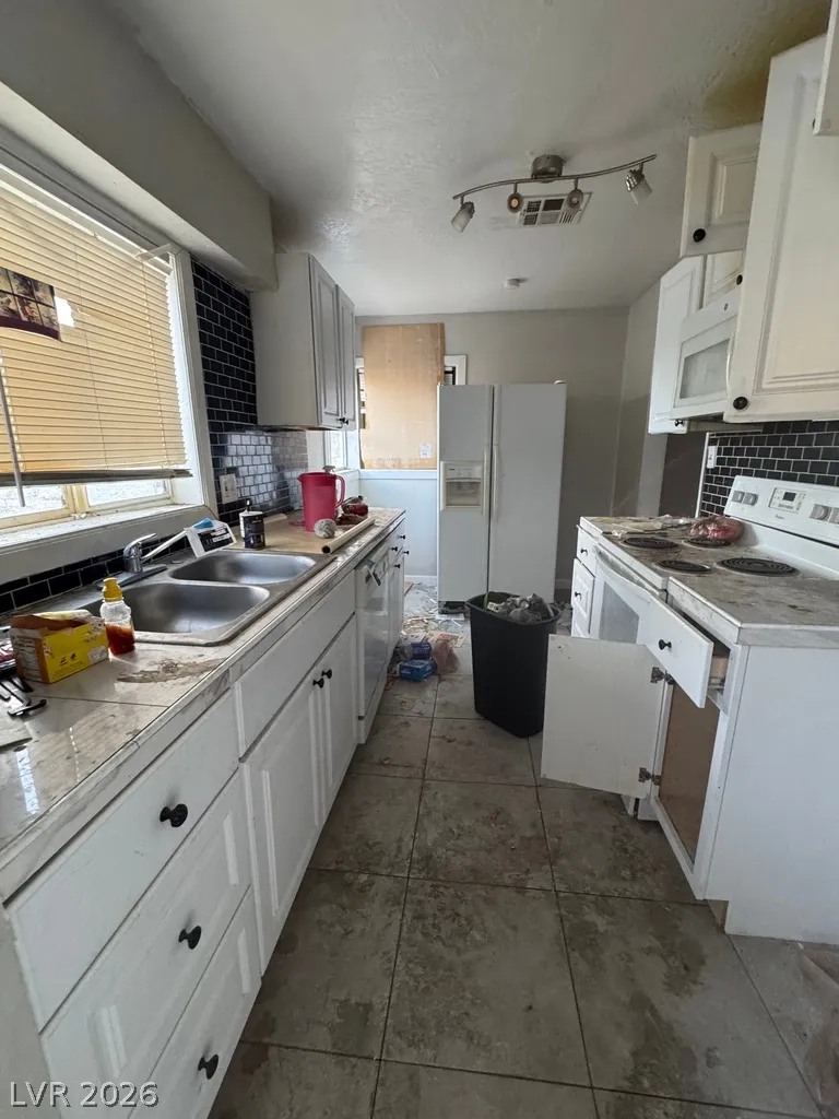 1828 Harvard Street North Las Vegas, NV 89030