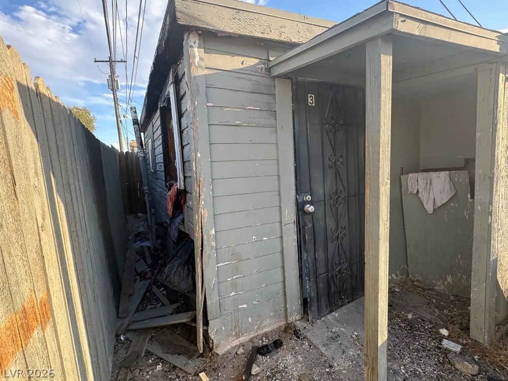 1828 Harvard Street North Las Vegas, NV 89030