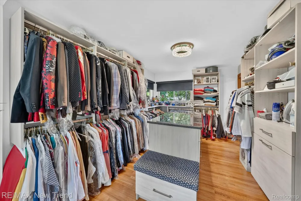 24414 Lois Lane Southfield City, MI 48075