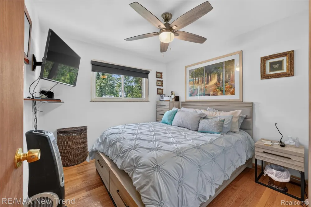 24414 Lois Lane Southfield City, MI 48075