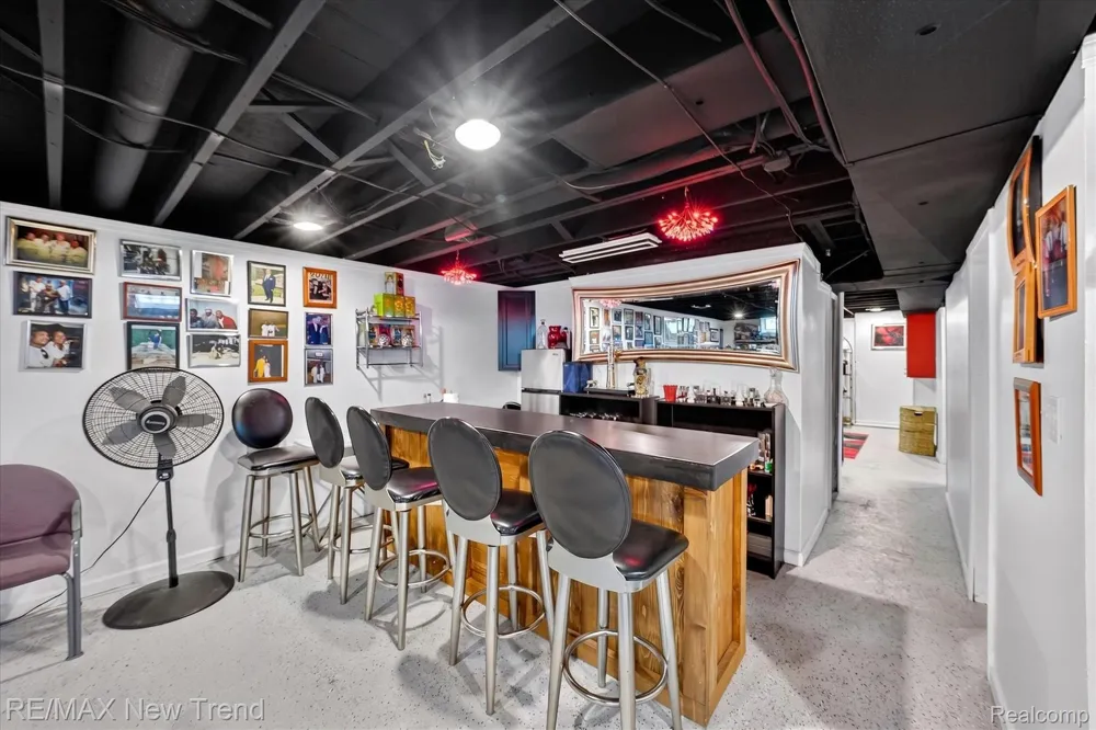 24414 Lois Lane Southfield City, MI 48075