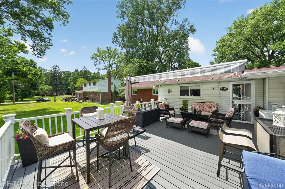 24414 Lois Lane Southfield City, MI 48075